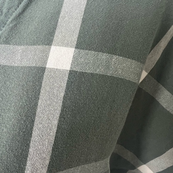Universal Thread Target Sage Green Plaid Cropped Shirt with front tie XL - Picture 5 of 9